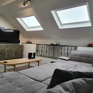 Appartement Duplex Elegant Situe A 1min De La Gare Du Nord, Bruxelles