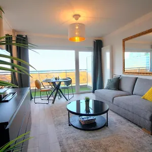 Appartement Avec Vue Panoramique Et Parking Gratuit, Bruxelles